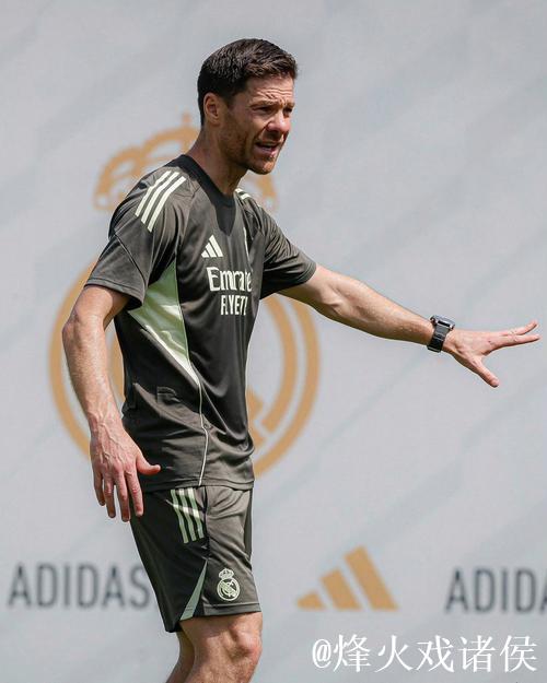 欧冠:皇马输球阿隆索却不会下课,全队力挺主帅 欧冠:皇马输球阿隆索却不会下课,全队力挺主帅